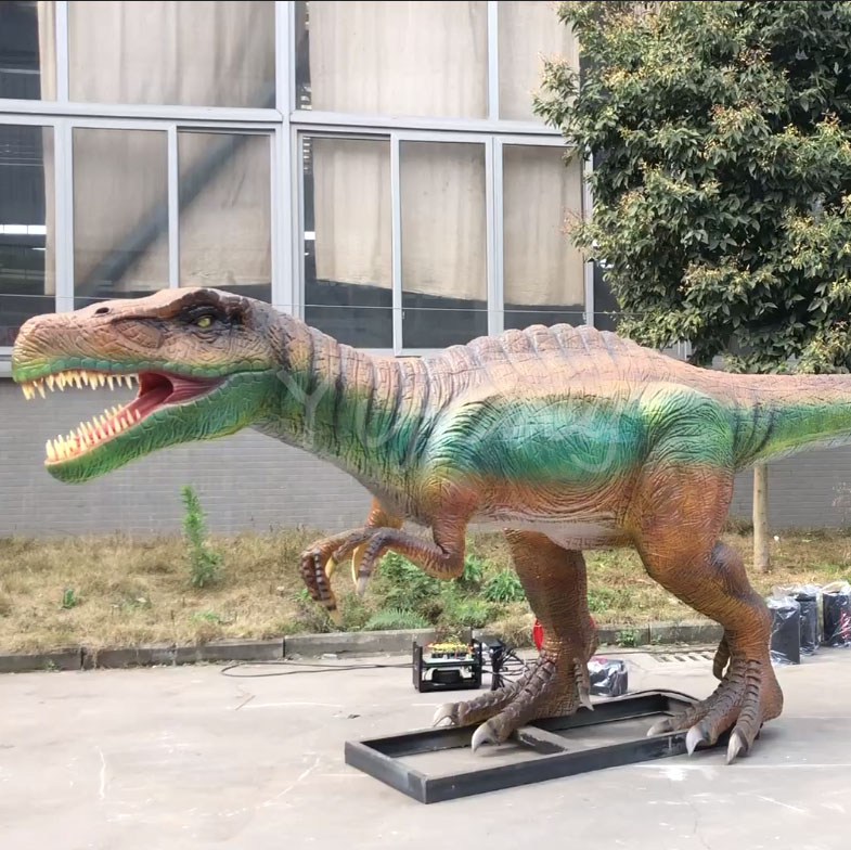 Giant animatronic Baryonyx attraction